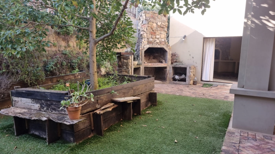 6 Bedroom Property for Sale in Merryhill Eastern Cape